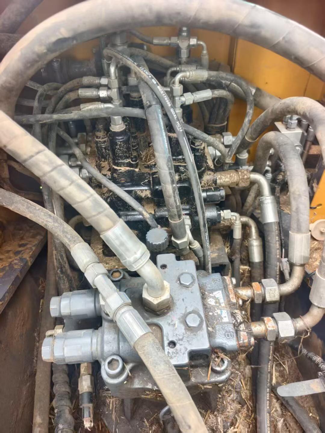 Buy XCMG XE135B Used Excavator / 3
