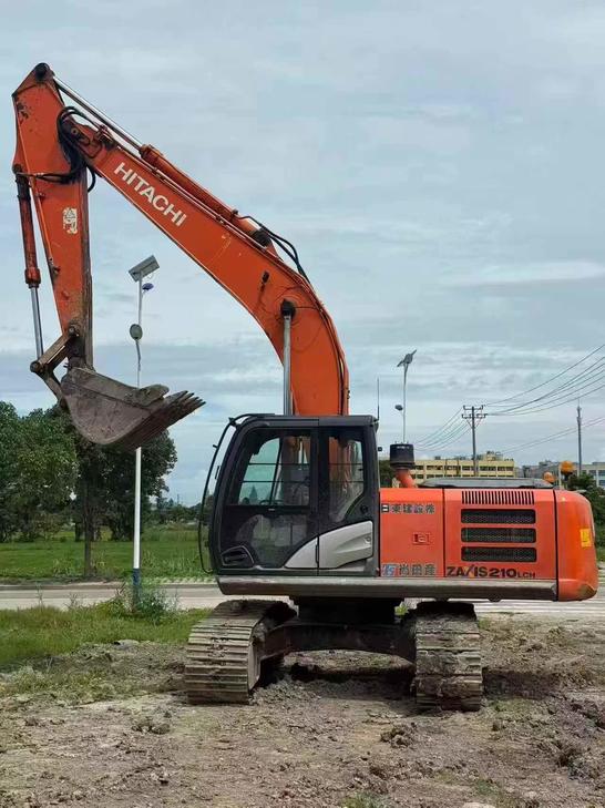 Buy Hitachi EX210LCH-5 Used Excavator / 1