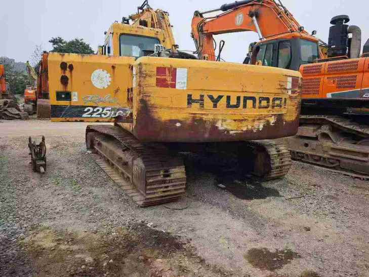 Buy Hyundai R225-7 Used Excavator / 1