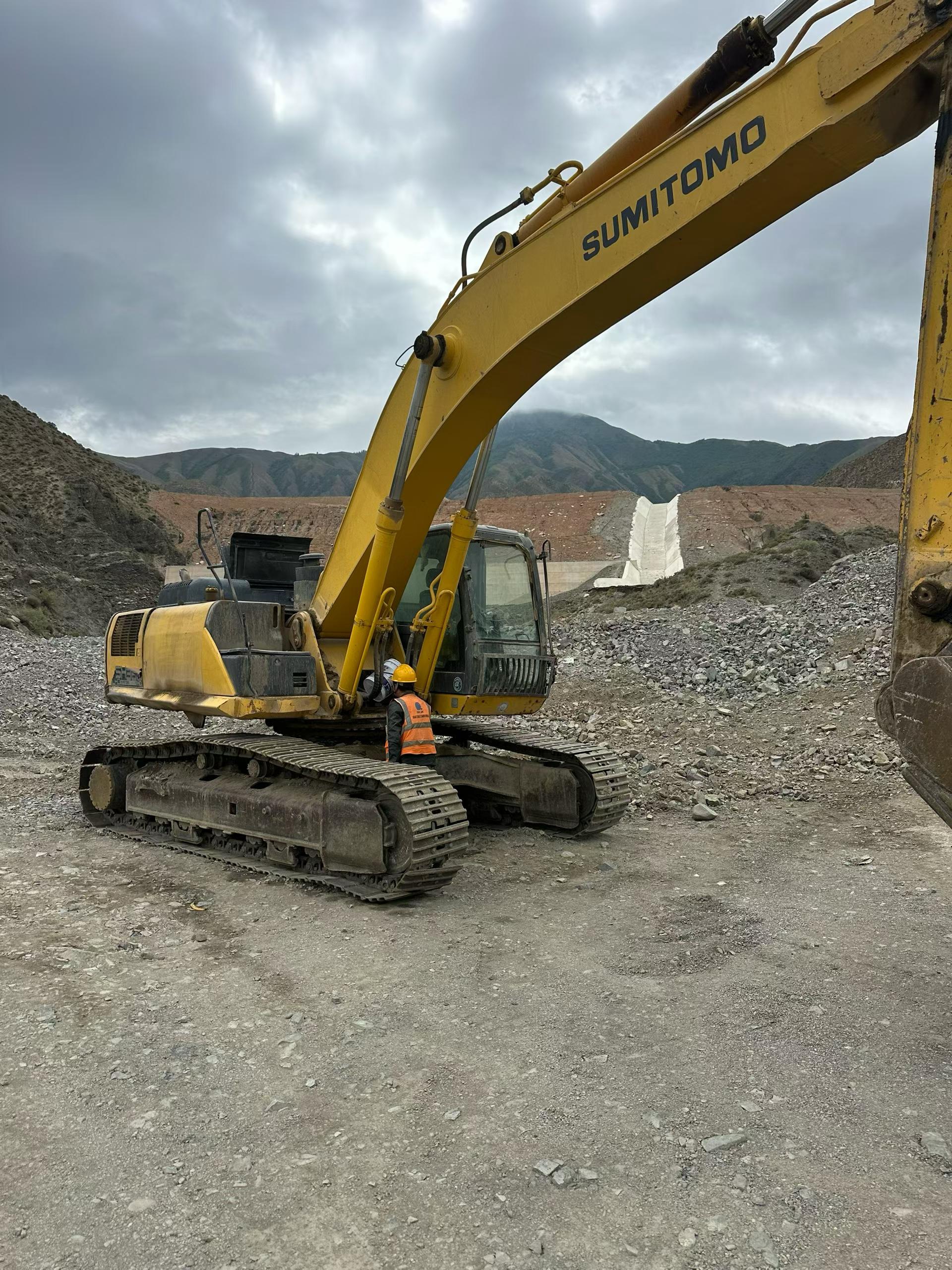Buy Sumitomo SH360-5 Used Excavator / 5