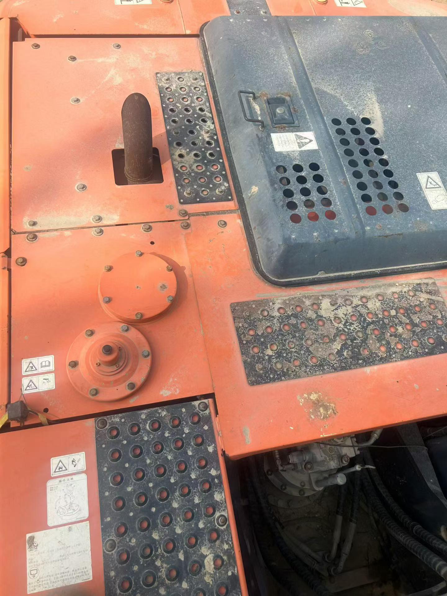 Buy Hitachi EX200-5 Used Excavator / 6