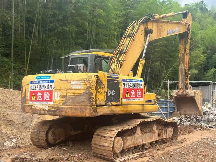 Buy Komatsu PC200-7 Used Excavator / 1