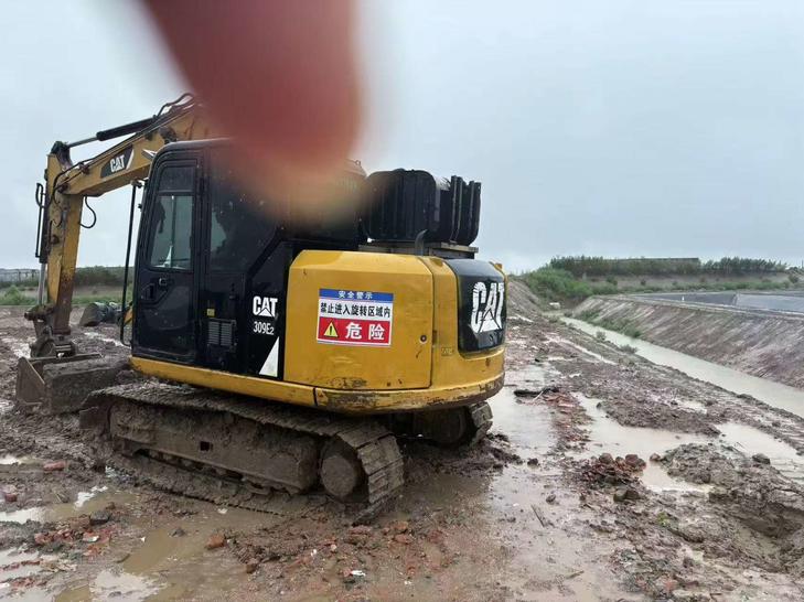 Buy Caterpillar 307B Used Excavator / 1