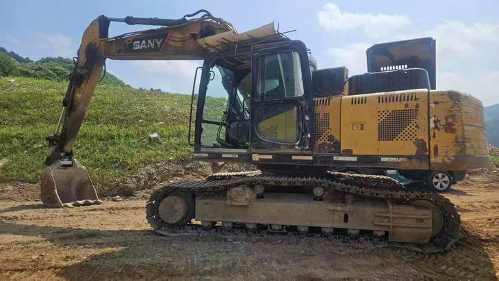 Buy Sany SY215C Used Excavator / 1