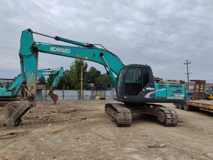 Buy Kobelco SK200-8 Used Excavator / 1