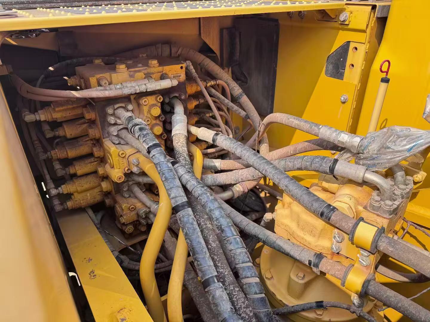Buy Komatsu PC200-8 Used Excavator / 5