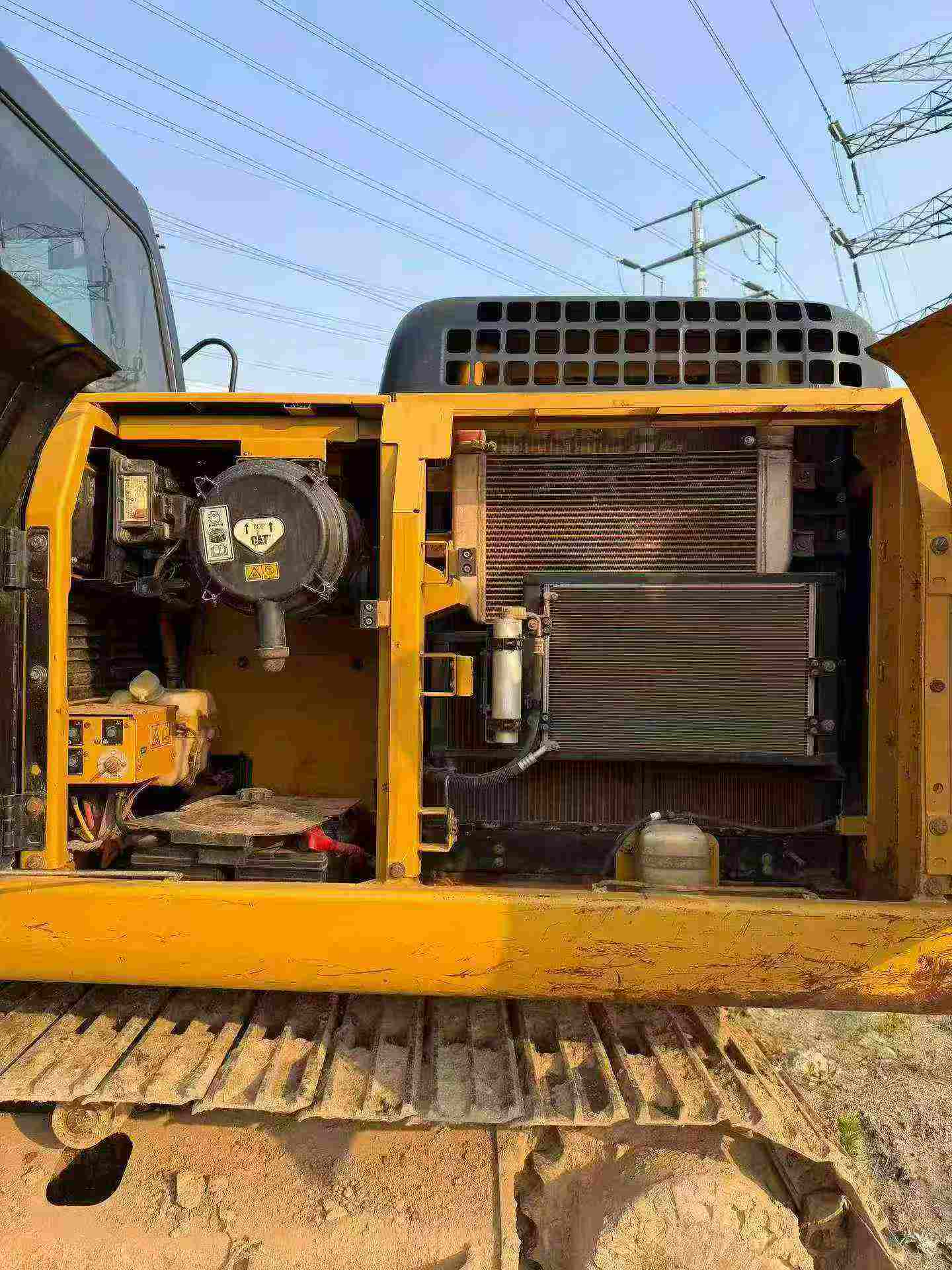 Buy Caterpillar 320D Used Excavator / 5