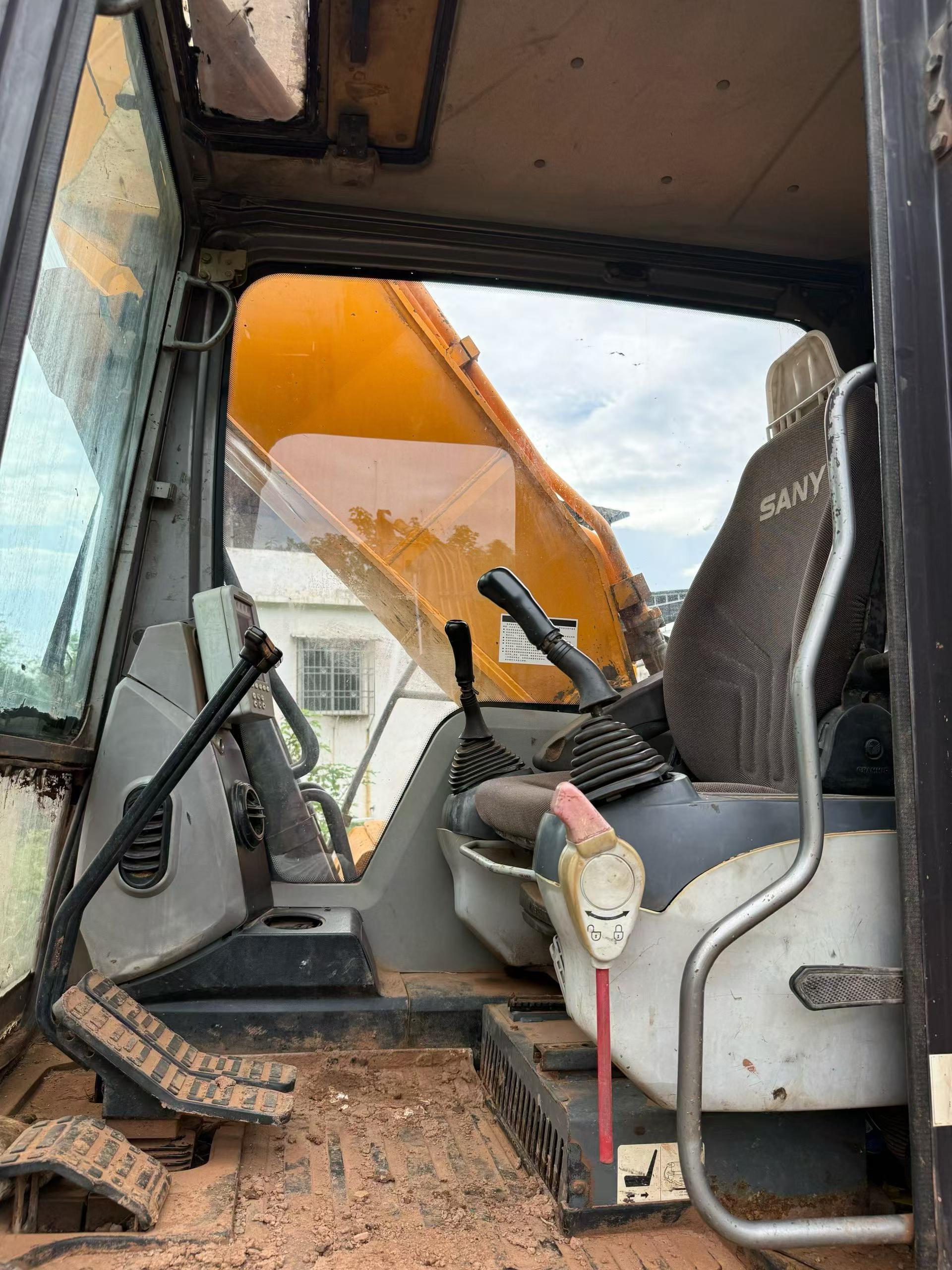 Buy Sany SY215C Used Excavator / 8
