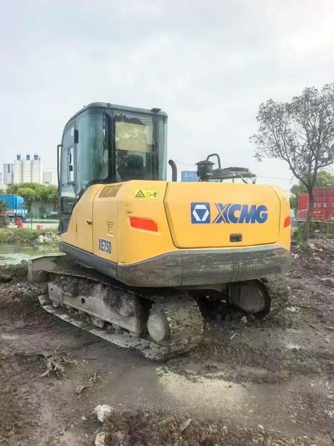 Buy XCMG XE75C Used Excavator / 4