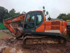 Buy Doosan S130W-3 Used Excavator / 2 Buy Doosan S130W-3 Used Excavator / 2