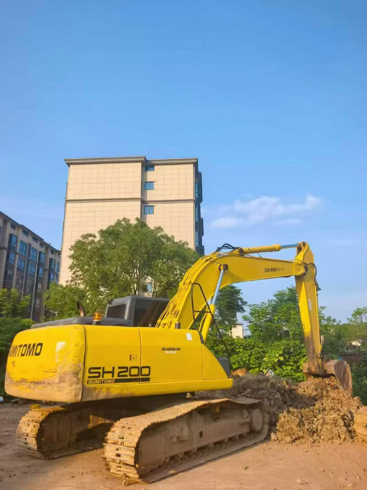 Buy Sumitomo SH200A5 Used Excavator / 2