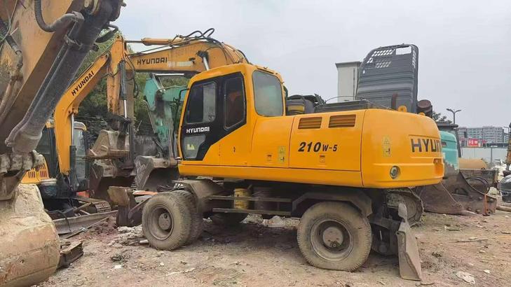 Buy Hyundai R210-5 Used Excavator / 1