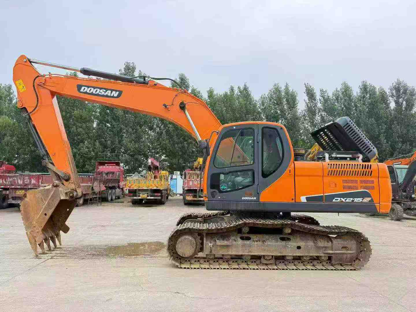 Buy Doosan DH215-7 Used Excavator / 1