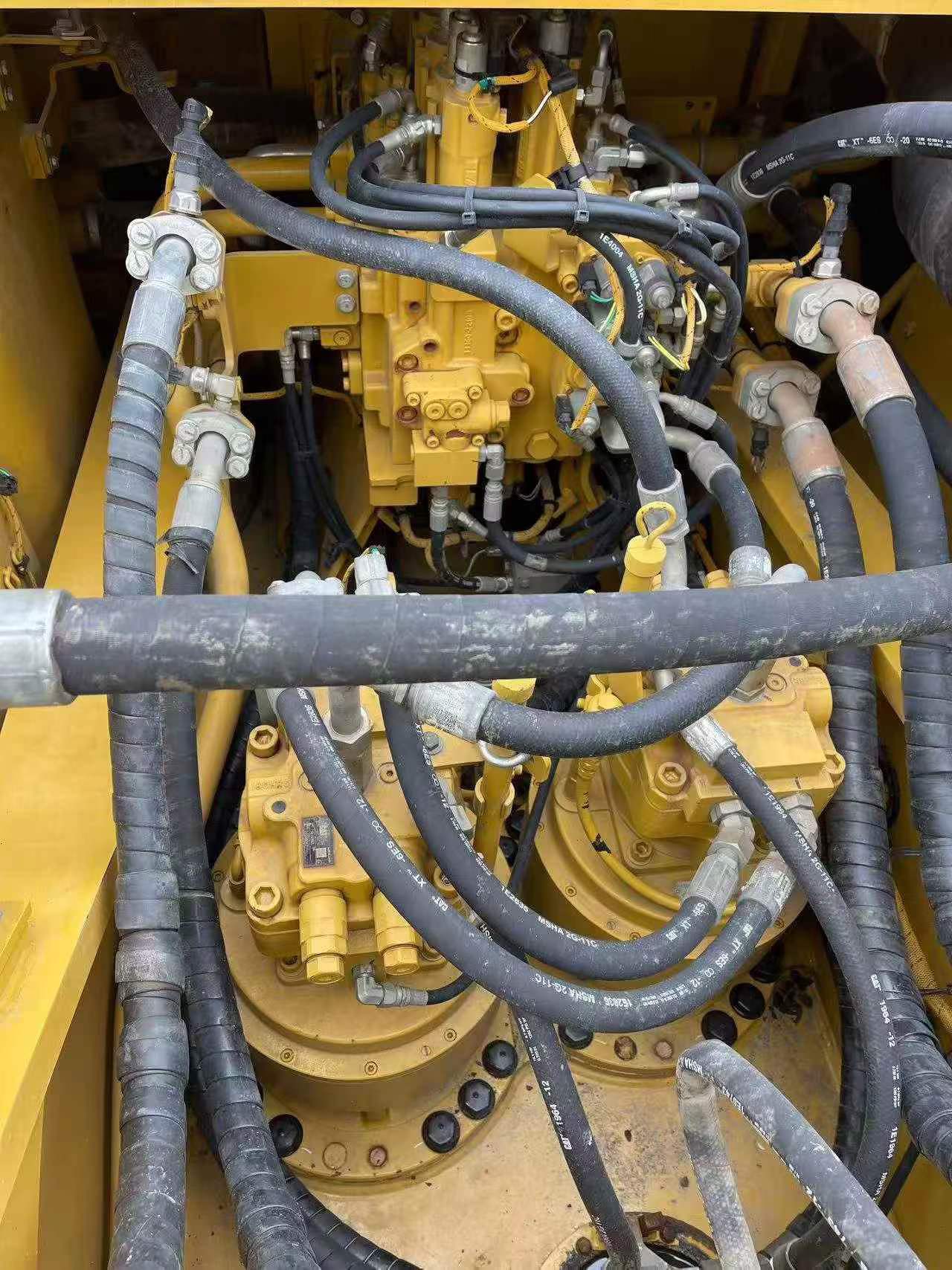 Buy Caterpillar 349E Used Excavator / 4
