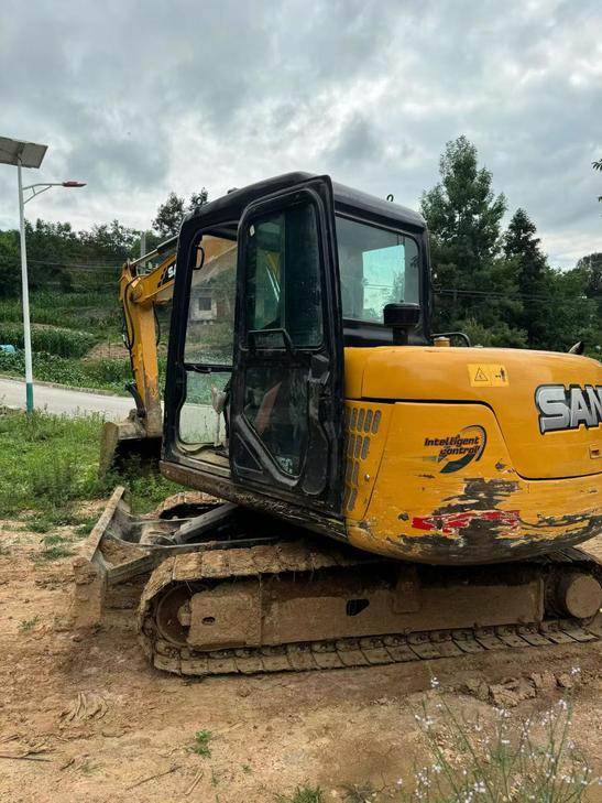 Buy Sany SY65C Used Excavator / 1