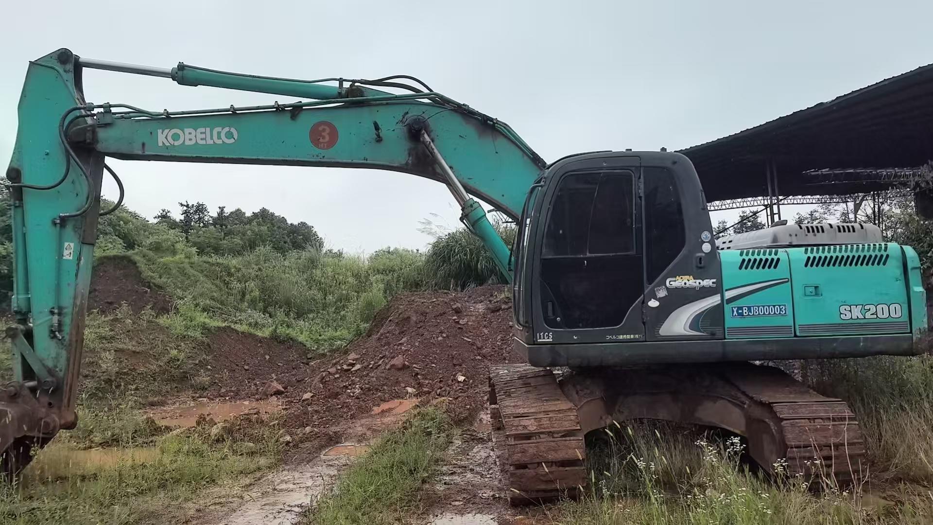 Buy Kobelco SK200-2 Used Excavator / 2