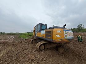 Buy XCMG XE200DA Used Excavator / 2 Buy XCMG XE200DA Used Excavator / 2