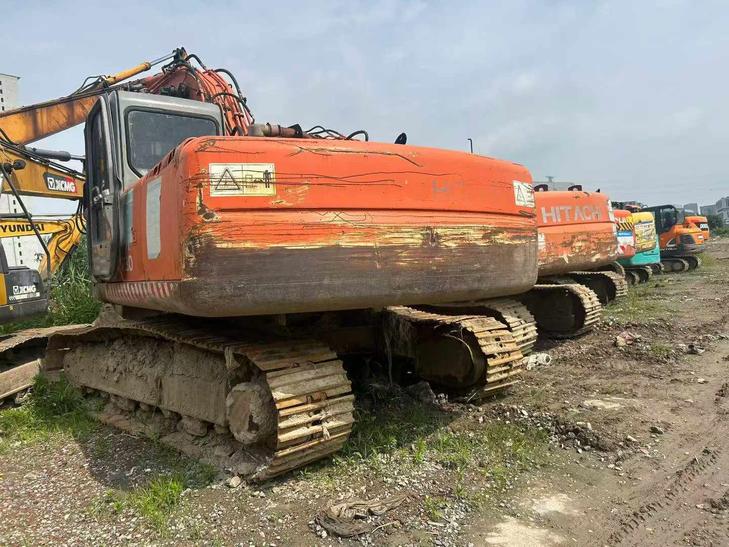 Buy Hitachi ZX200-6 Used Excavator / 1