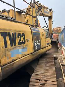 Buy Komatsu PC220-8 Used Excavator / 3 Buy Komatsu PC220-8 Used Excavator / 3