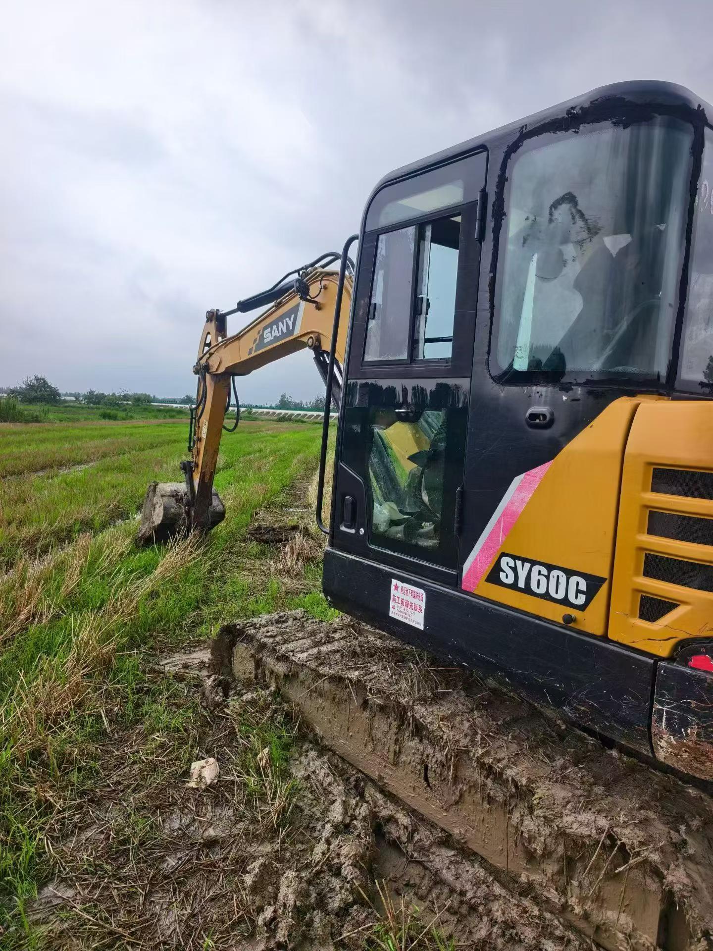 Buy Sany SY60 Used Excavator / 6
