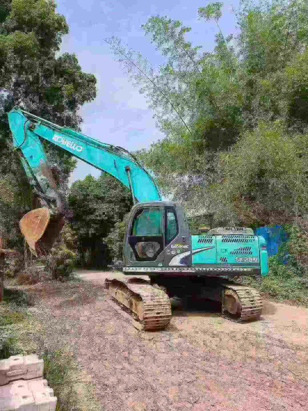 Buy Kobelco SK210 Used Excavator / 2