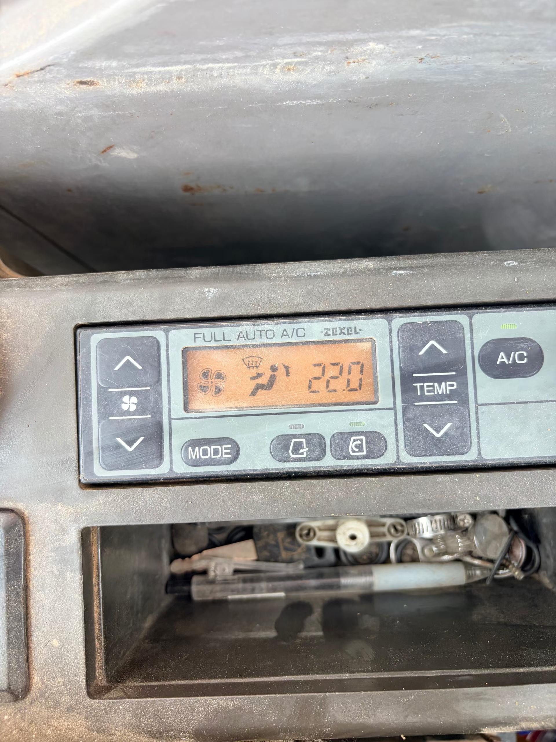 Buy Hitachi ZX200-6 Used Excavator / 8