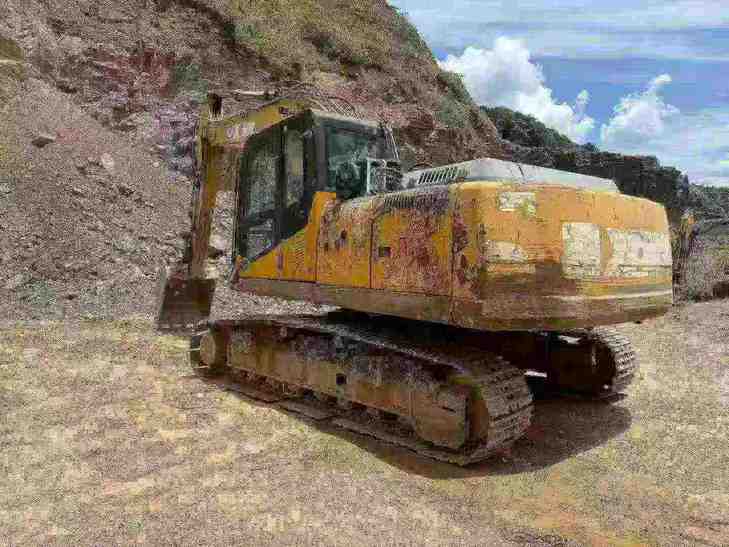 Buy XCMG XE215 Used Excavator / 1