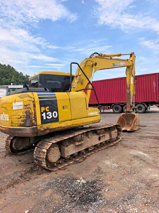 Buy Komatsu PC130-7 Used Excavator / 1