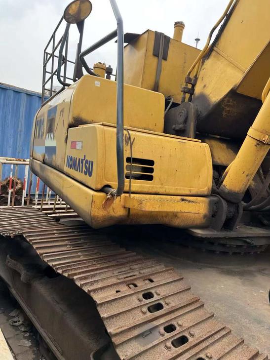Buy Komatsu PC220-8 Used Excavator / 1