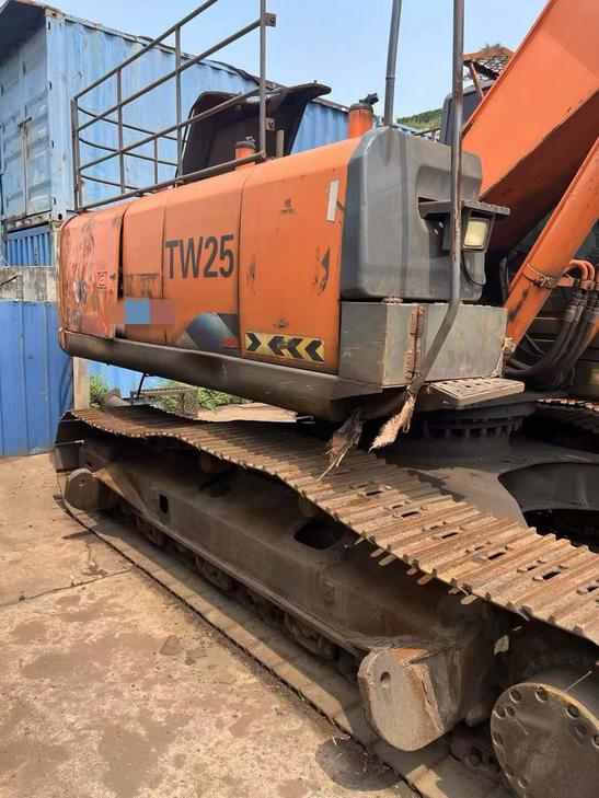 Buy Komatsu PC220 Used Excavator / 1