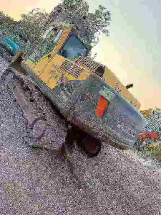 Buy Volvo EC210B Used Excavator / 1