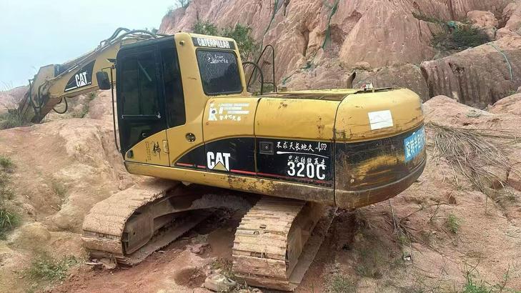 Buy Caterpillar 320C Used Excavator / 1