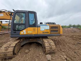 Buy XCMG XE200DA Used Excavator / 3 Buy XCMG XE200DA Used Excavator / 3