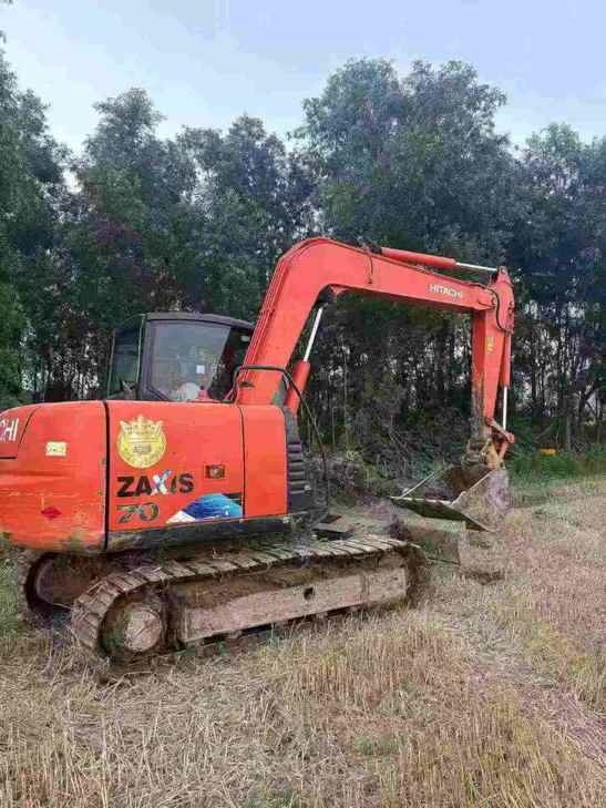 Buy Hitachi EX70 Used Excavator / 1