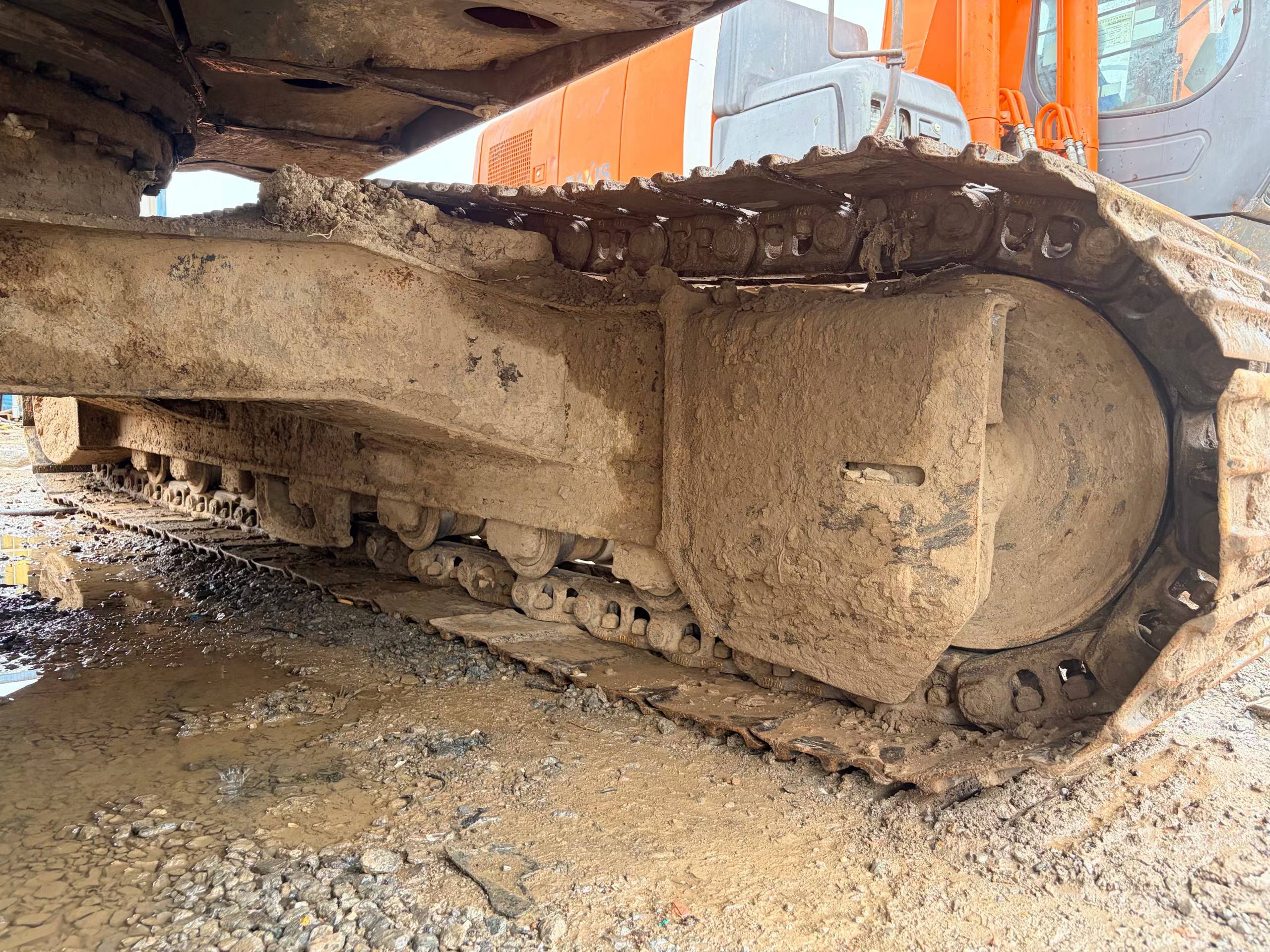 Buy Hitachi ZX200-6 Used Excavator / 2