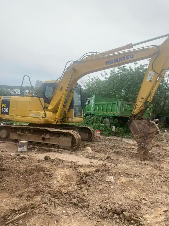 Buy Komatsu PC130-7 Used Excavator / 1