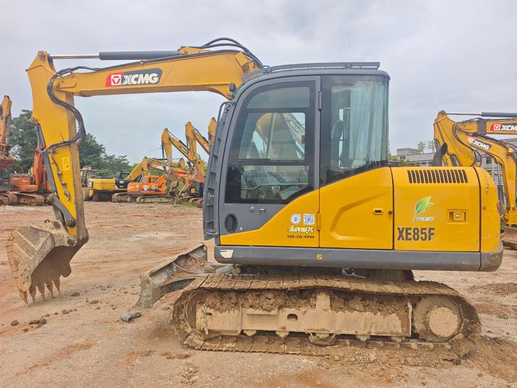 Buy XCMG XE85C Used Excavator / 1
