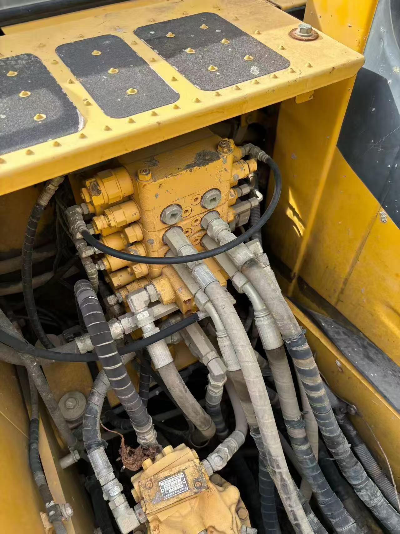 Buy Komatsu PC130-8 Used Excavator / 3