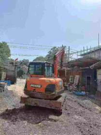 Buy Doosan DH60 Used Excavator / 2 Buy Doosan DH60 Used Excavator / 2