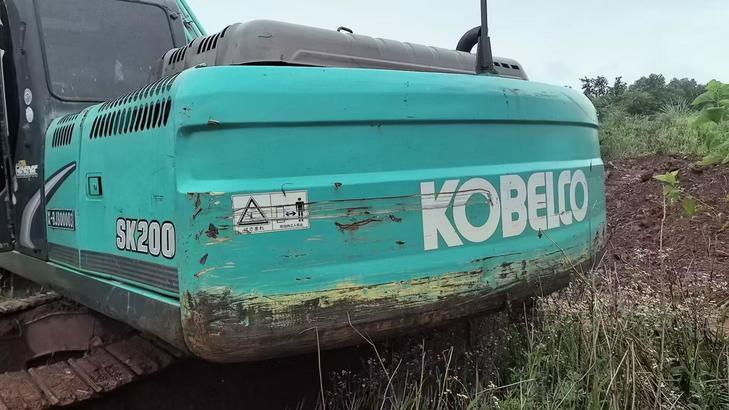 Buy Kobelco SK200-2 Used Excavator / 1