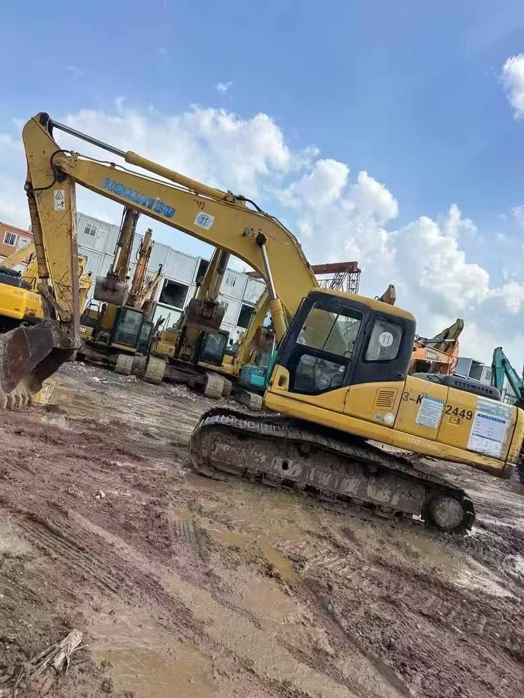Buy Komatsu PC200-7 Used Excavator / 3