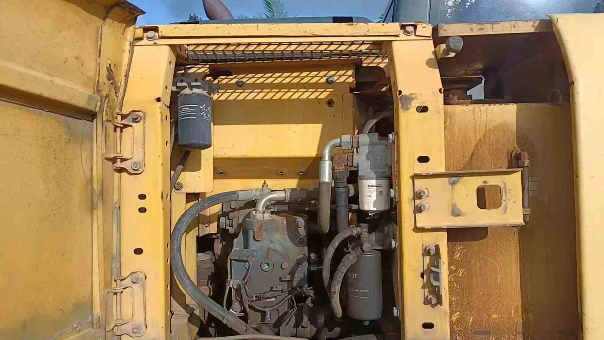 Buy Komatsu PC130-7 Used Excavator / 9