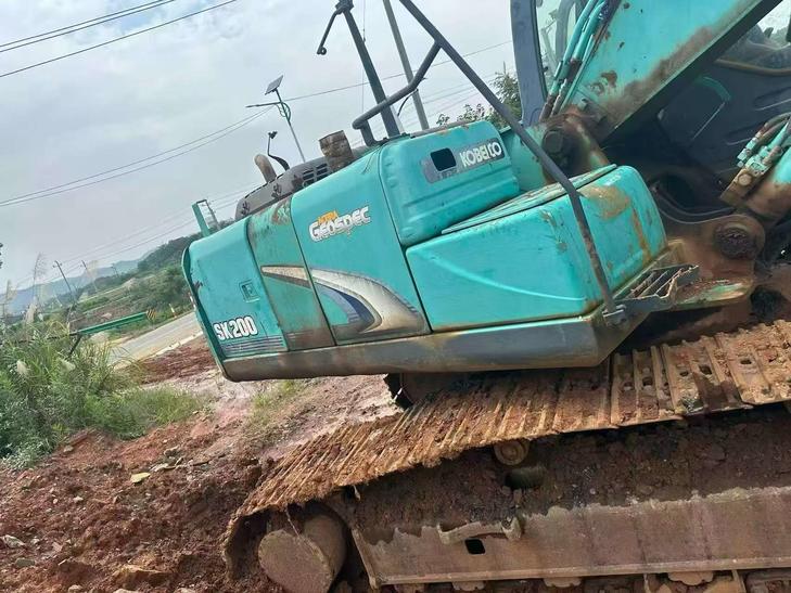 Buy Kobelco SK200-2 Used Excavator / 1