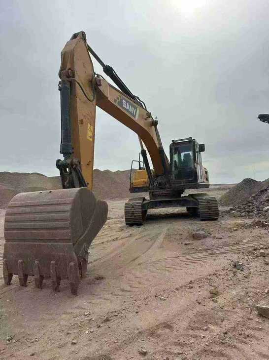 Buy Sany SY245H Used Excavator / 1