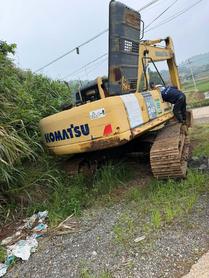 Buy Komatsu PC240-6 Used Excavator / 2 Buy Komatsu PC240-6 Used Excavator / 2