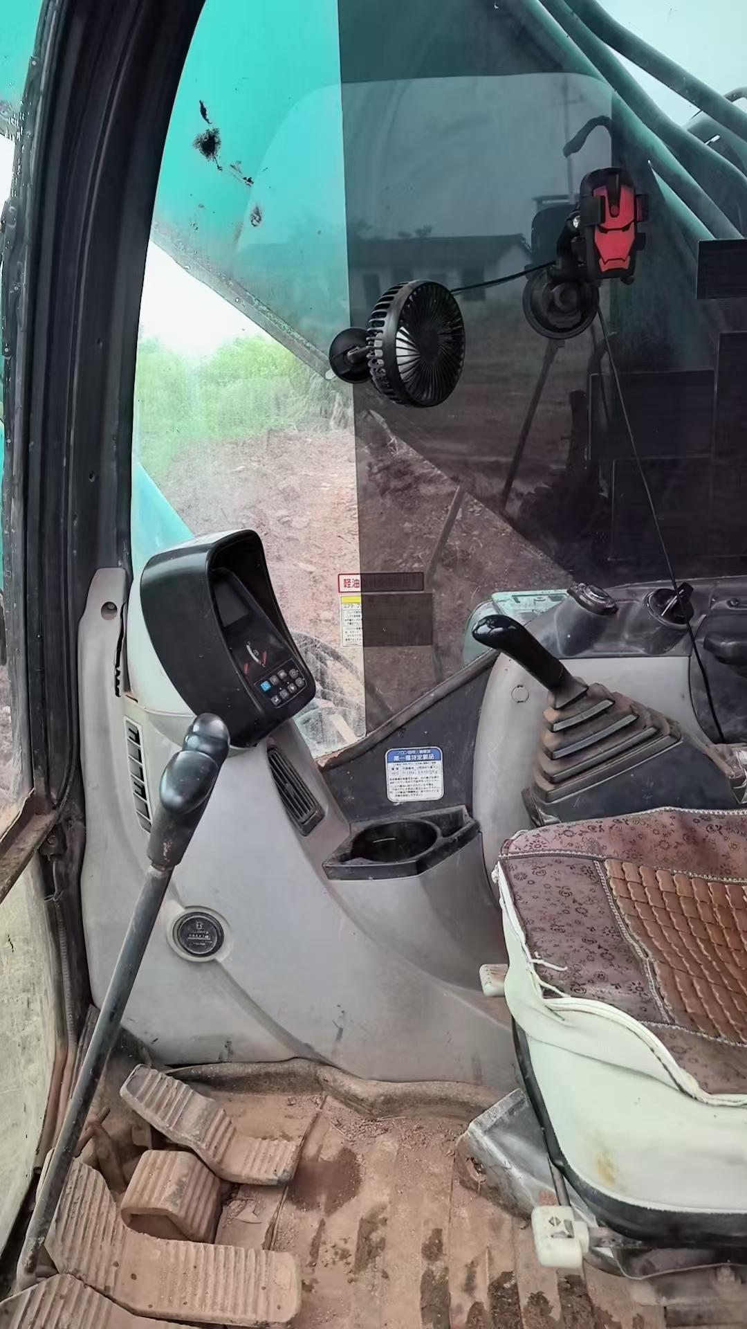 Buy Kobelco SK200-2 Used Excavator / 8