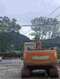 Buy Doosan DH150 Used Excavator / 4 Buy Doosan DH150 Used Excavator / 4