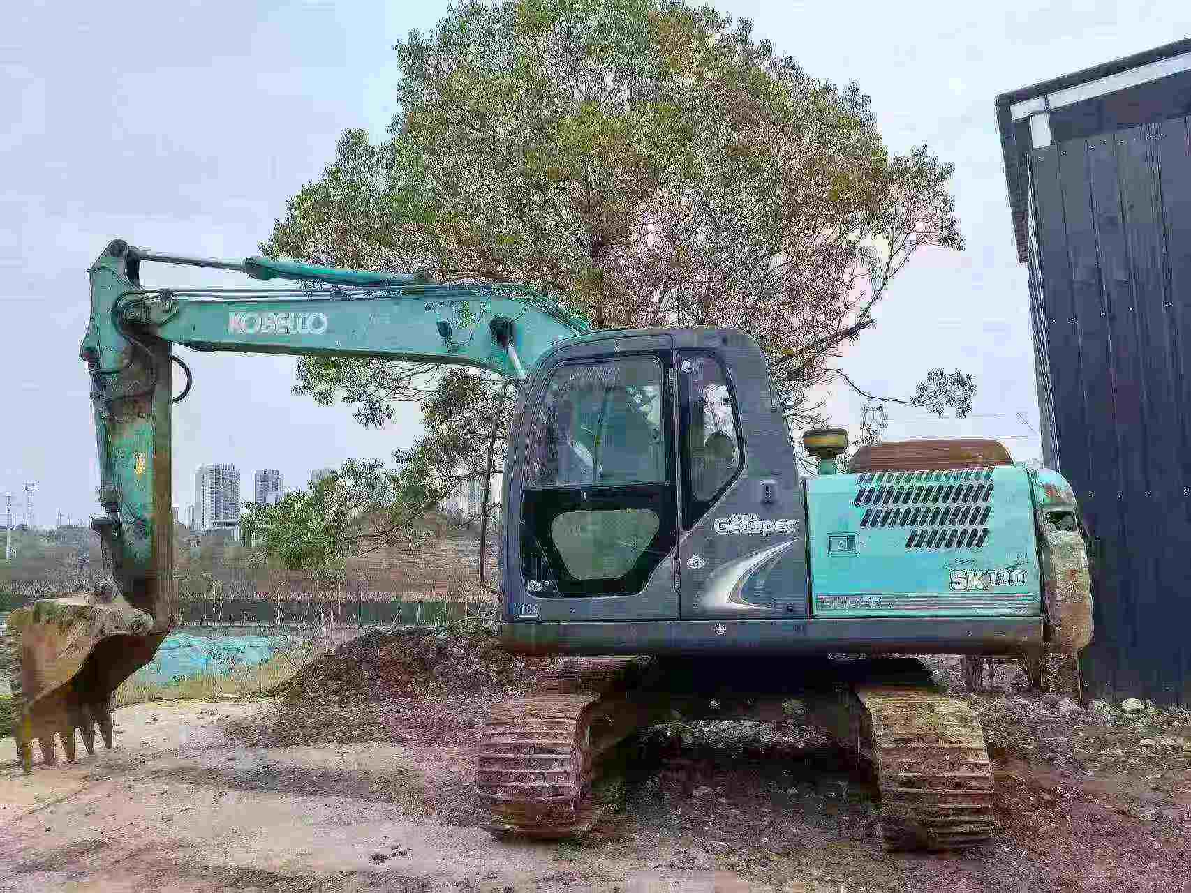 Buy Kobelco SK130 Used Excavator / 2