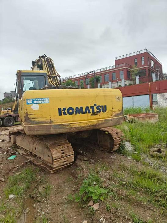 Buy Komatsu PC200-7 Used Excavator / 1