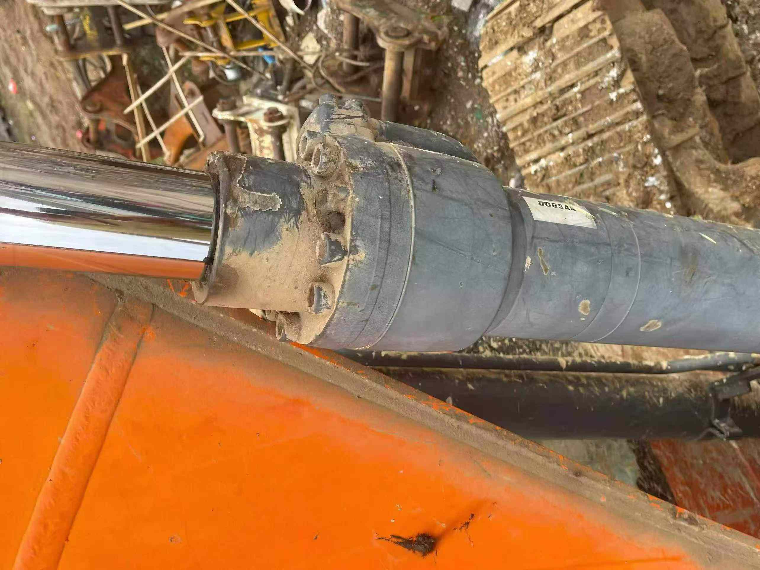Buy Doosan DH215-7 Used Excavator / 9